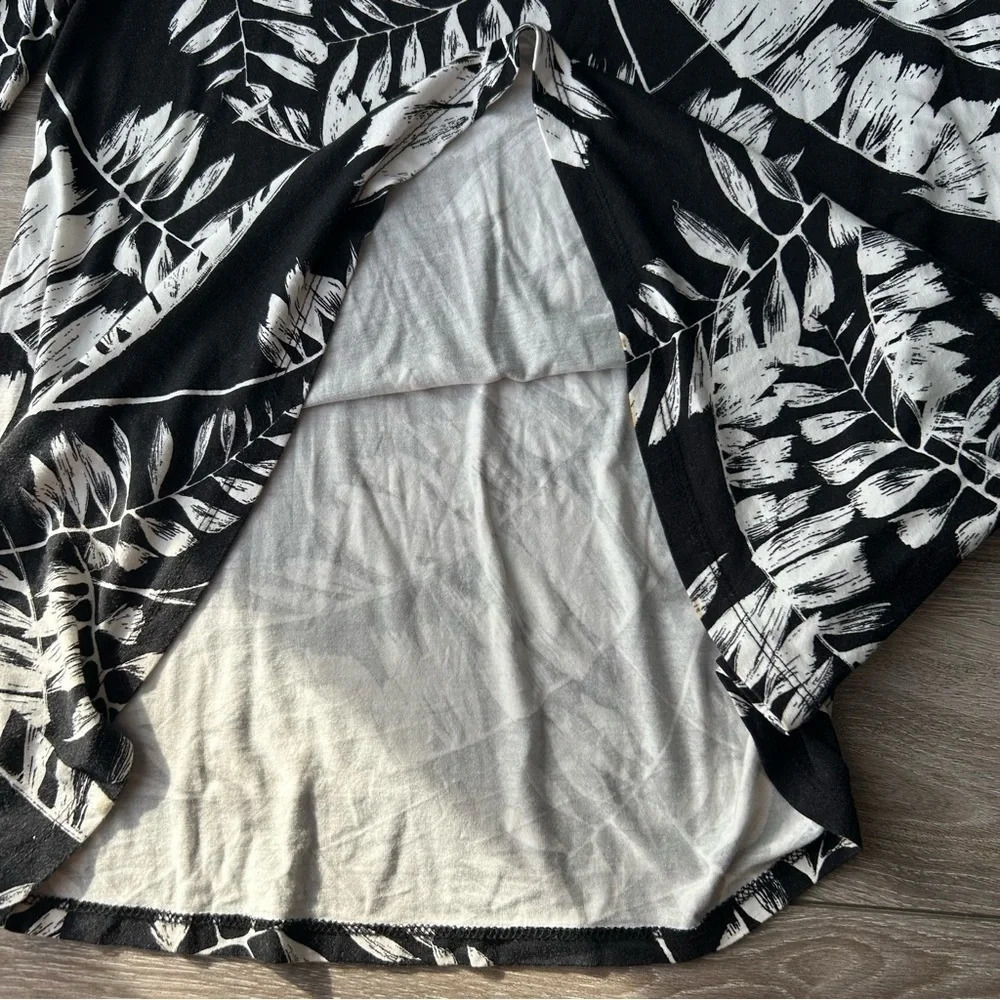 Karen Kane Leaves  Pattern Cold Shoulder Bell Sleeve Top - Picture 9 of 15